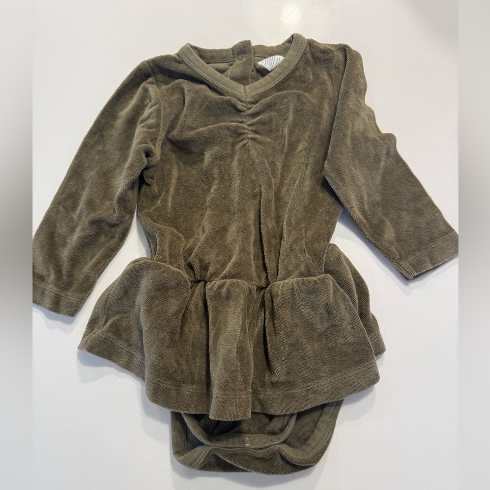 Kate Quinn Baby Girl Organic Cotton Velour Ruffle Romper Dress 18-24‎ Months